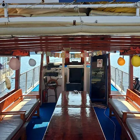 Úszó hotel Berrak1 Private Yacht *